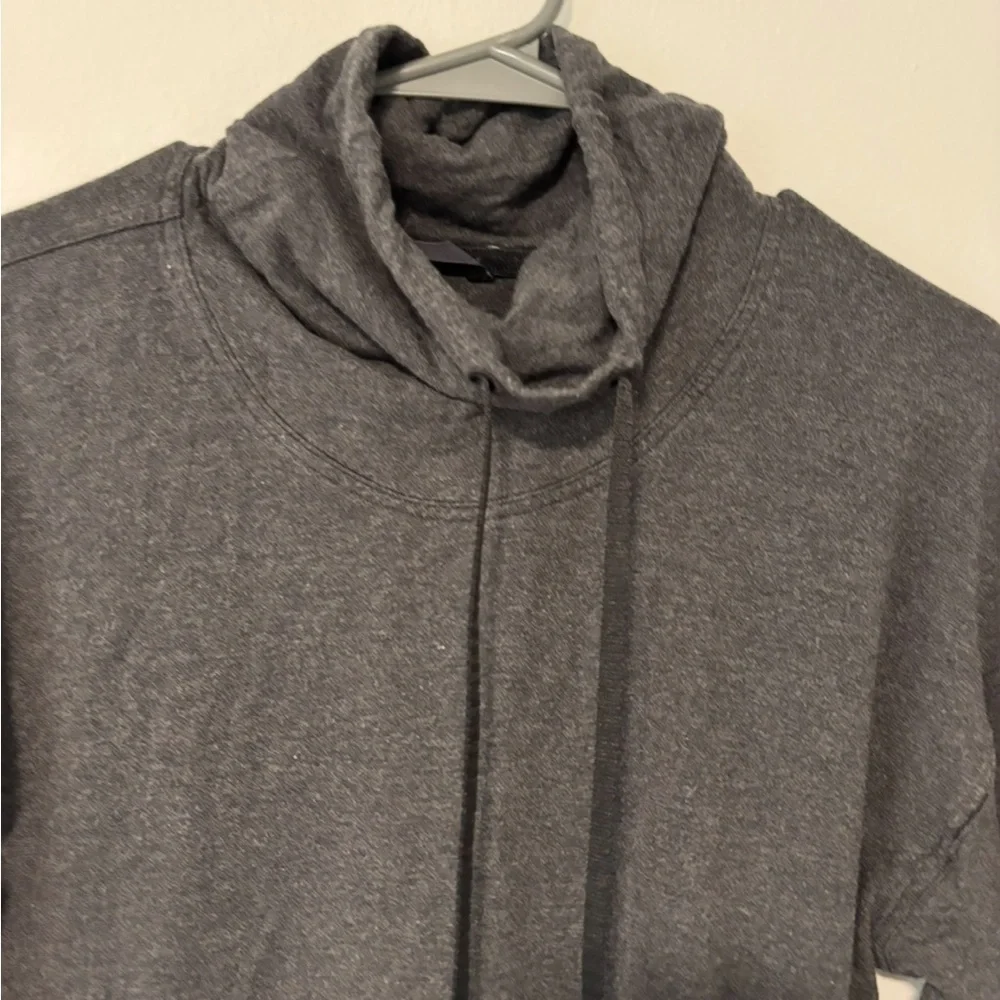 Lululemon Twisted & Tucked Long Sleeve pullover shirt size 4